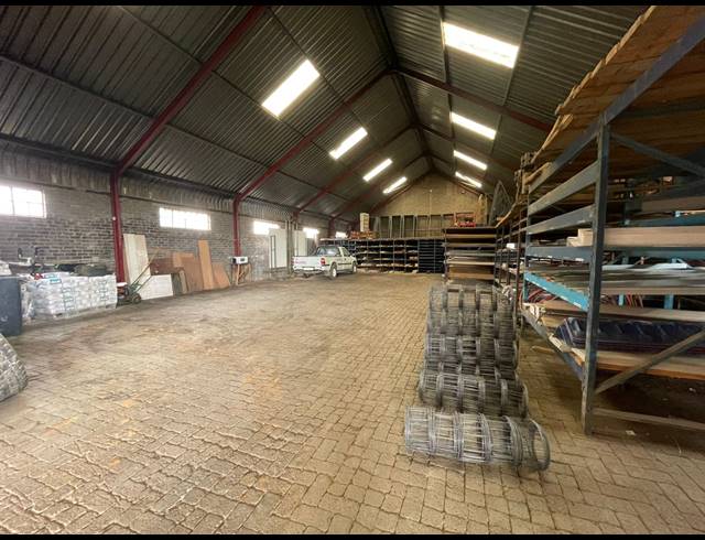 6,817M² INDUSTRIAL YARD FOR SALE IN ANZAC